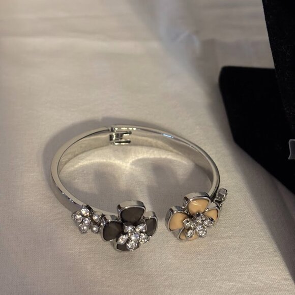 Beautiful Talbots Necklace (20"), Bracelet and 2 Earrings set - Picture 8 of 16